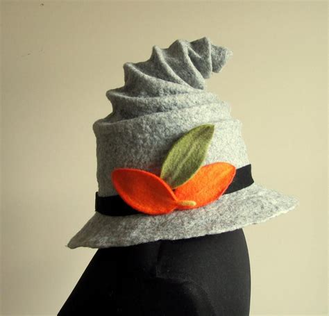 Pleated witch hat